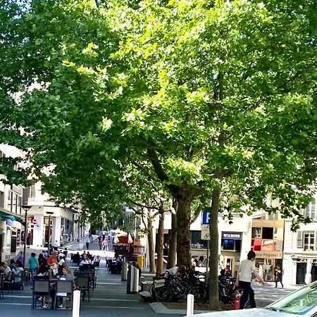 Super Studio Au Centre Ville Avec Une Belle Vue. דירה לוזאן